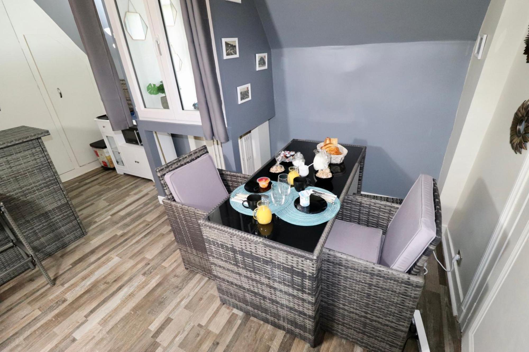 Duplex Au 2Eme Et De Notre Maison -Acces Au Jardin-Smart Tv-Streaming-Wifi Le Mans Extérieur photo